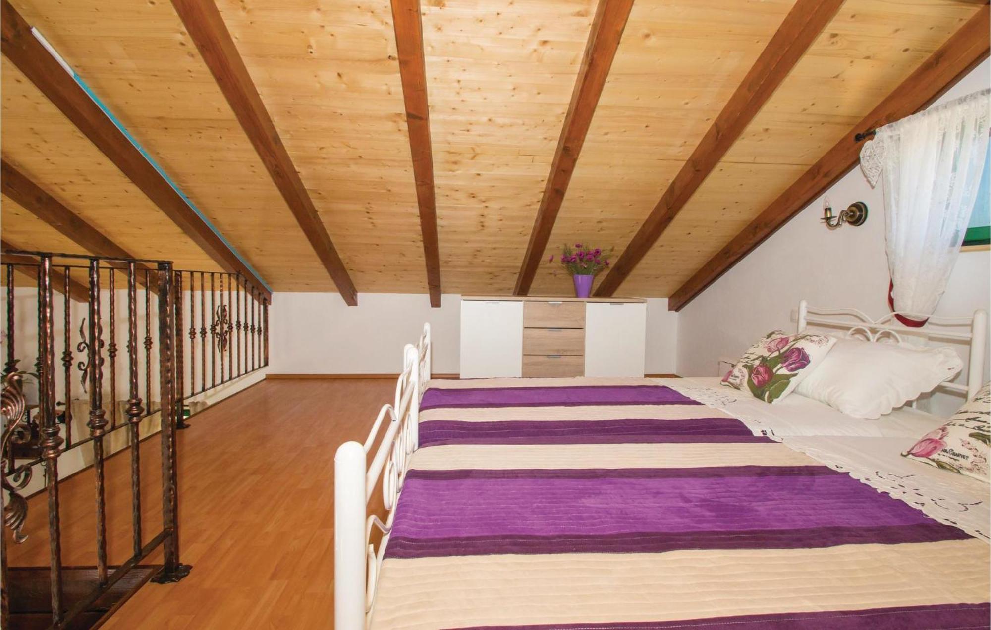 Awesome Home In Smokvica With Kitchen ภายนอก รูปภาพ